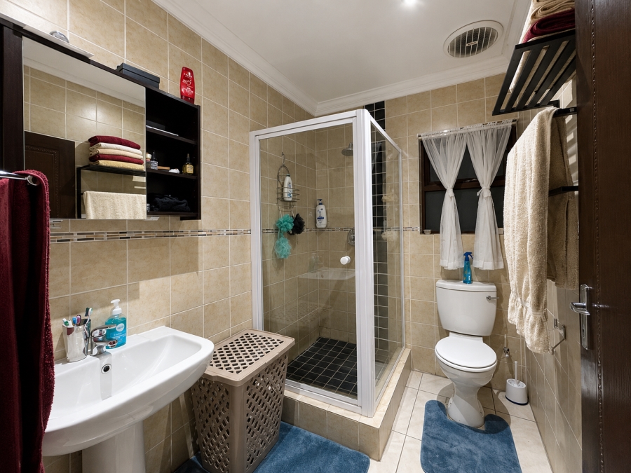 5 Bedroom Property for Sale in Melodie North West